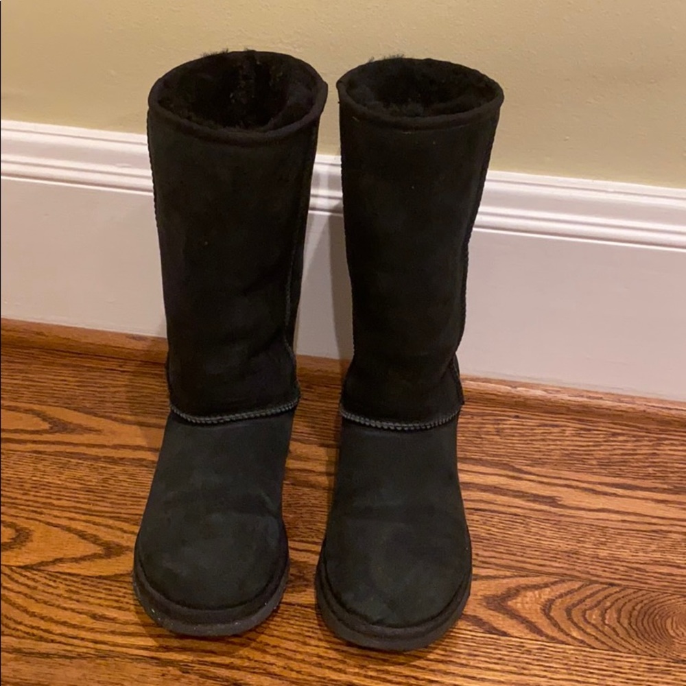 UGG black tall kids boots US size 6 gently used